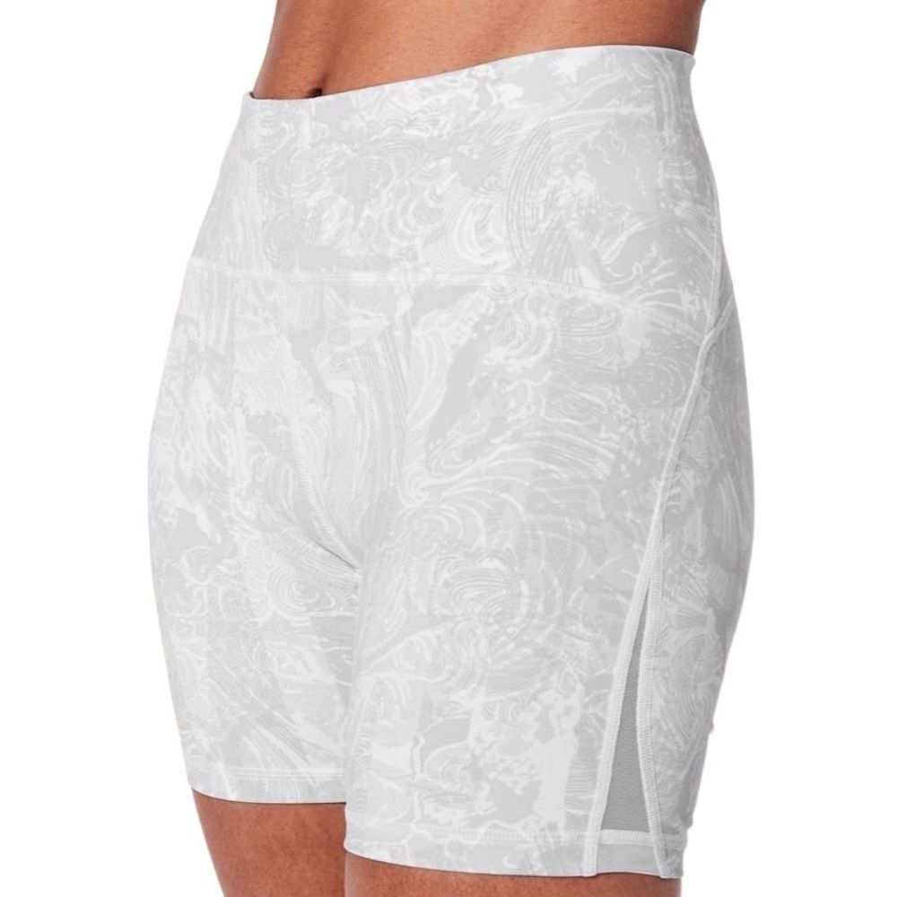 Lululemon Train Times Short 6 inseam Eternal Wave White / White Size 6